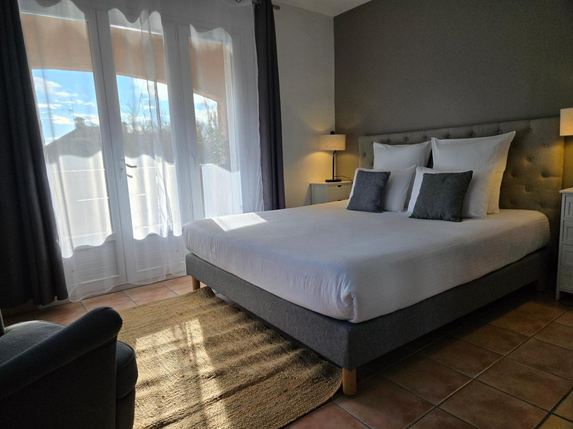 Le Saint-geniès Hotel 3*